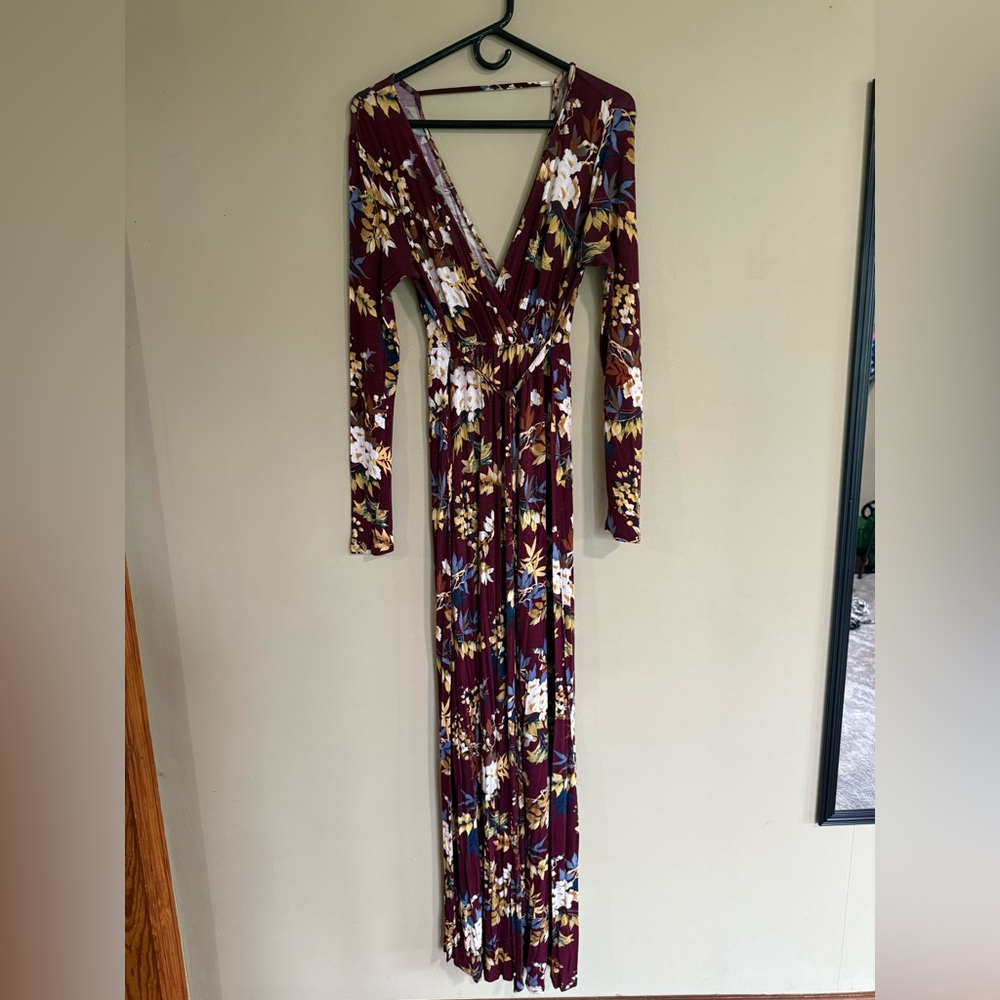 Jessica Simpson Maroon Floral Long Sleeve Plunge Maternity Gown